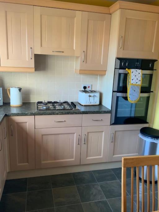 Home From Home, 3 Bedroom House In 하윅 외부 사진
